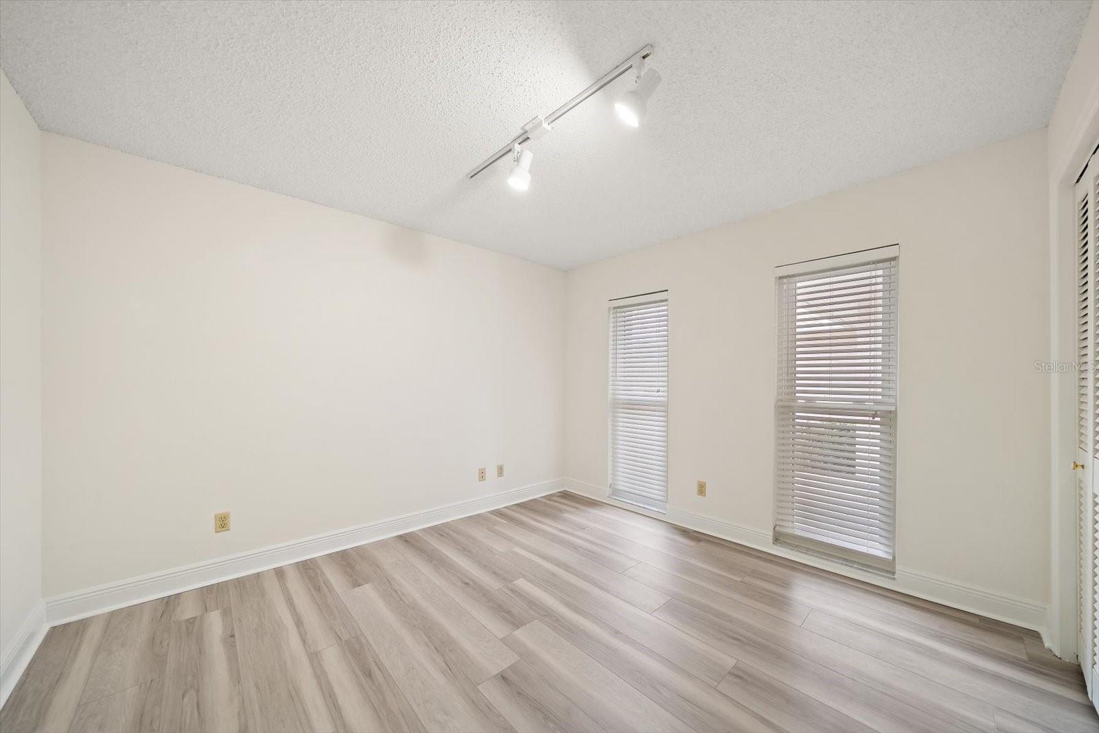 Image 40 of 78 For 7574 Cumberland Court