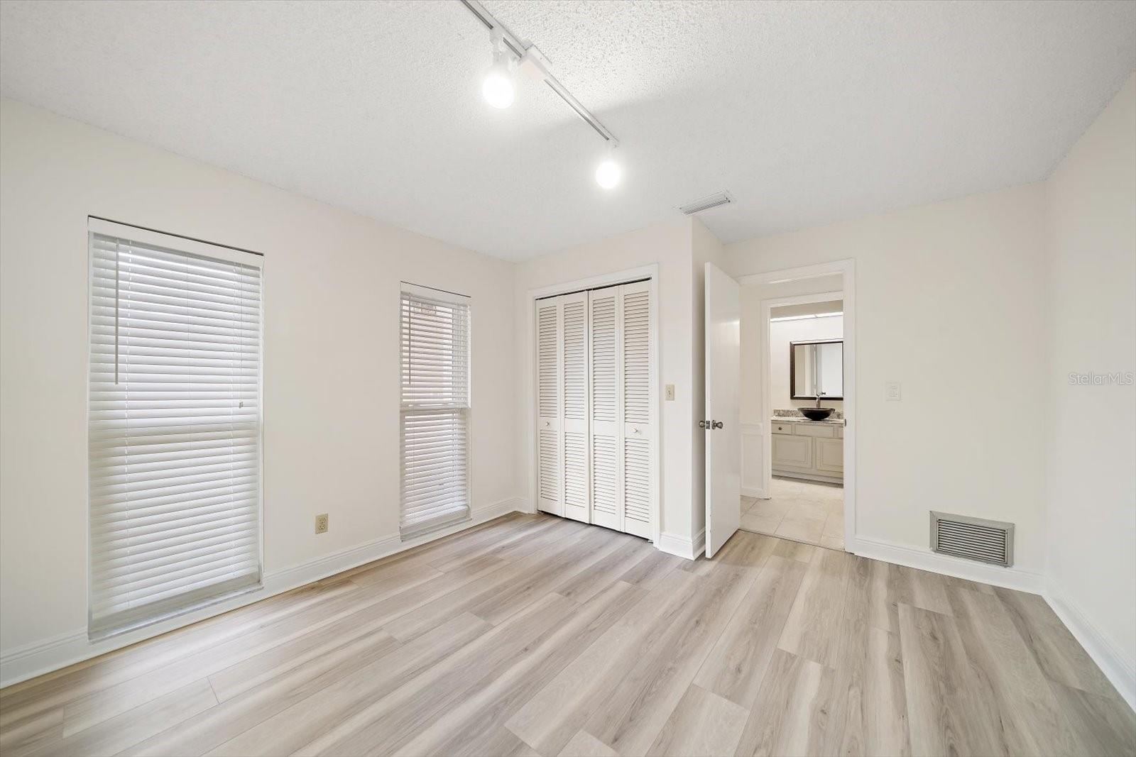 Image 41 of 78 For 7574 Cumberland Court