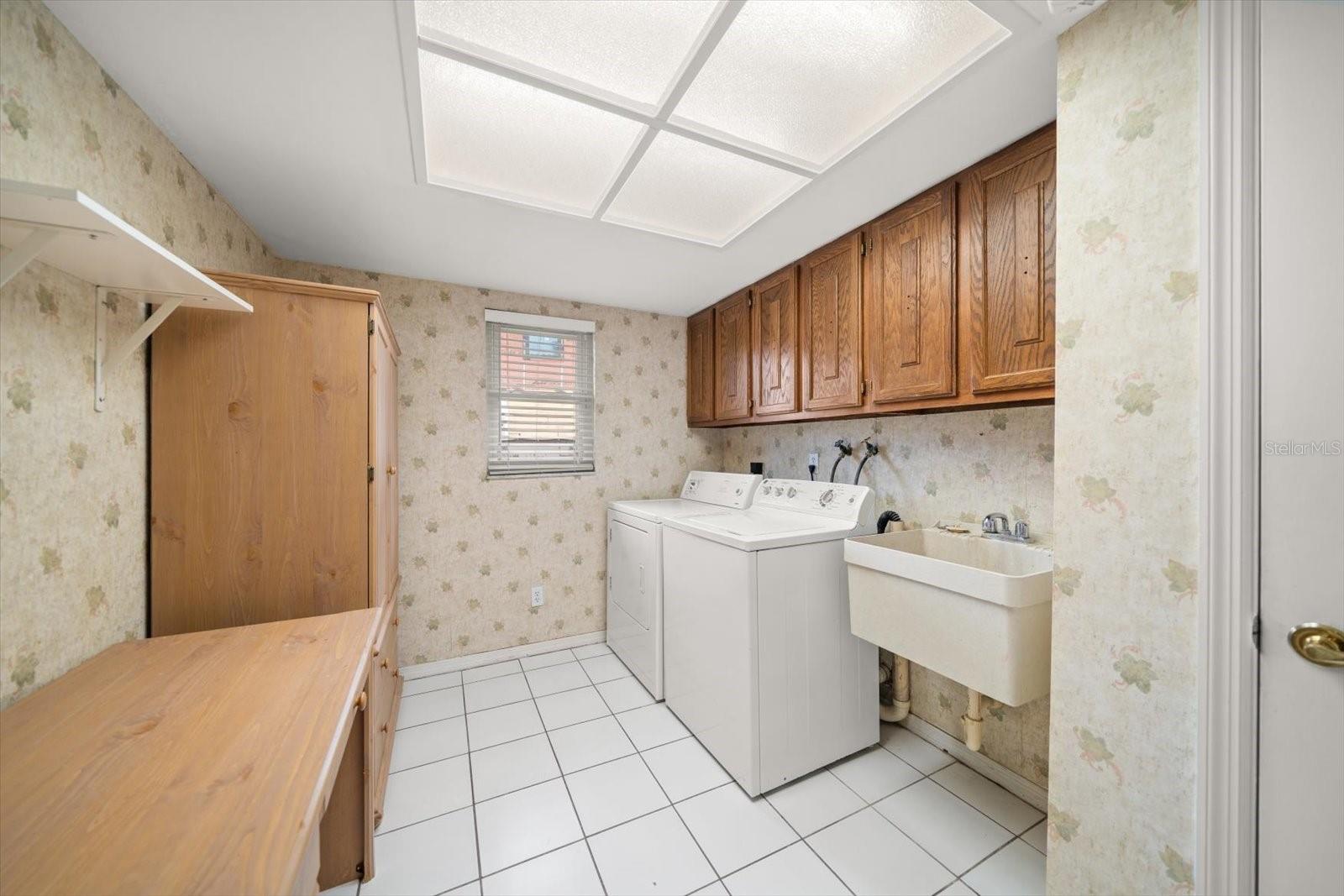 Image 42 of 78 For 7574 Cumberland Court