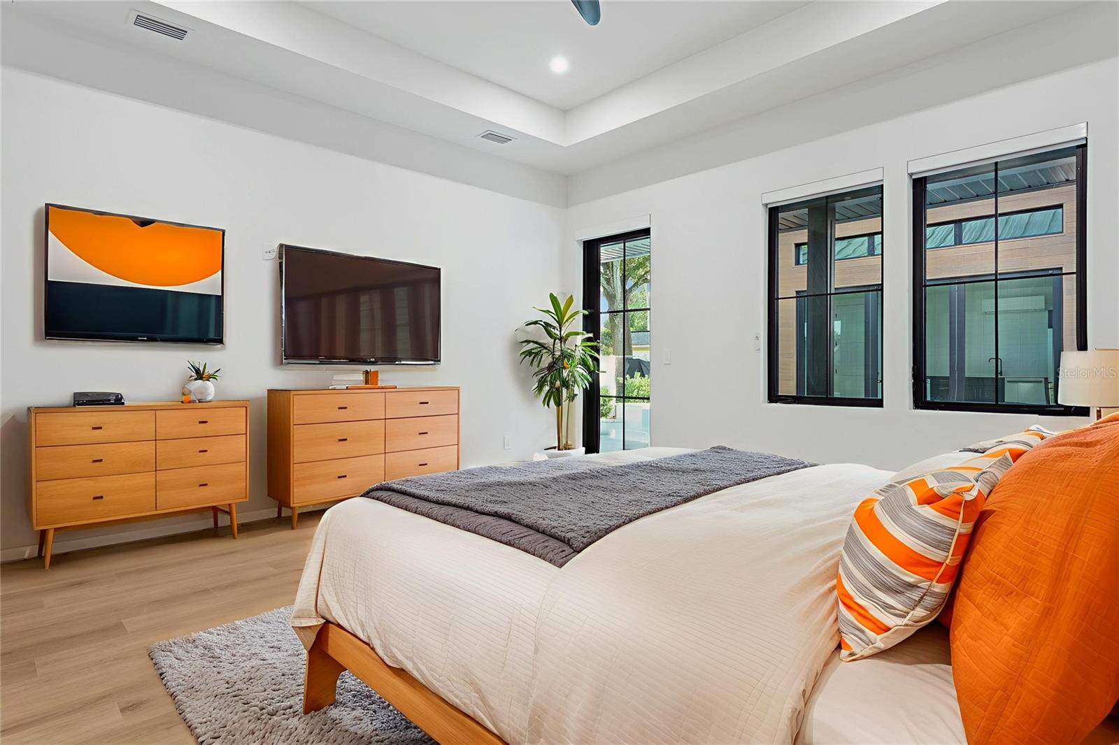 Image 15 of 26 For 708 Kentucky Avenue