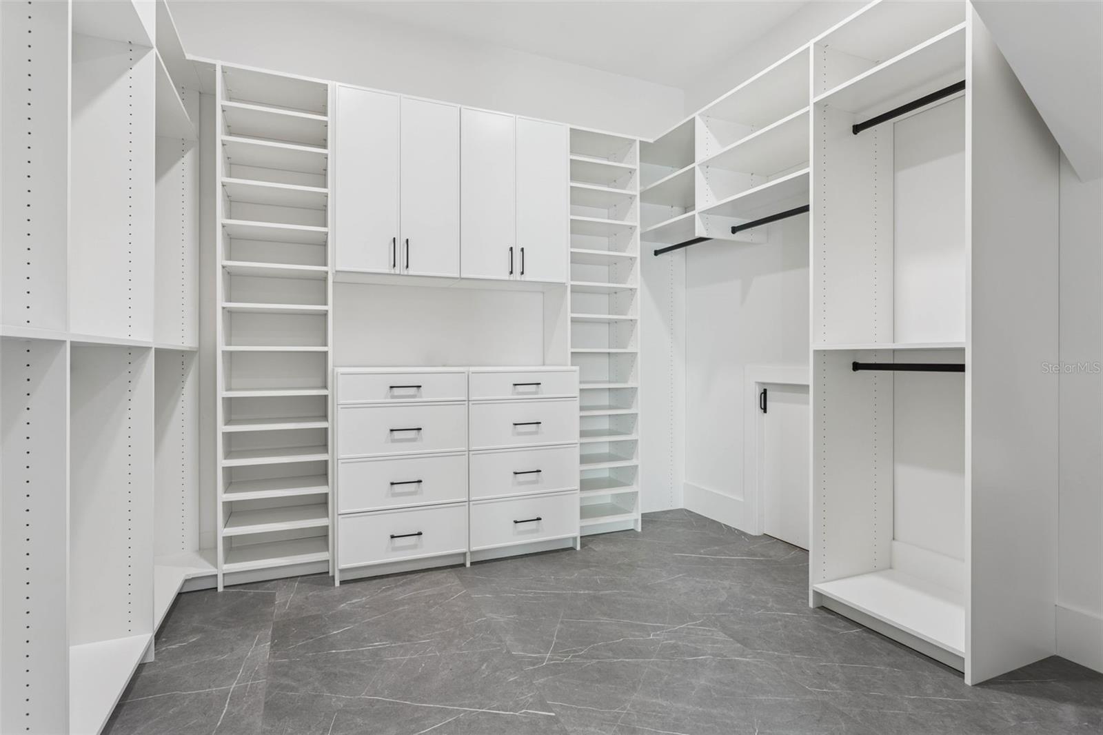 Image 23 of 26 For 708 Kentucky Avenue