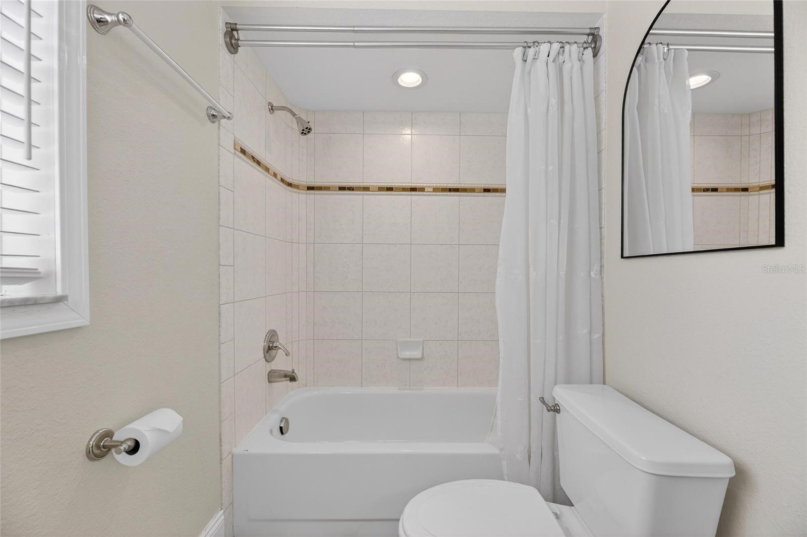 Image 17 of 99 For 1335 Jumana Loop