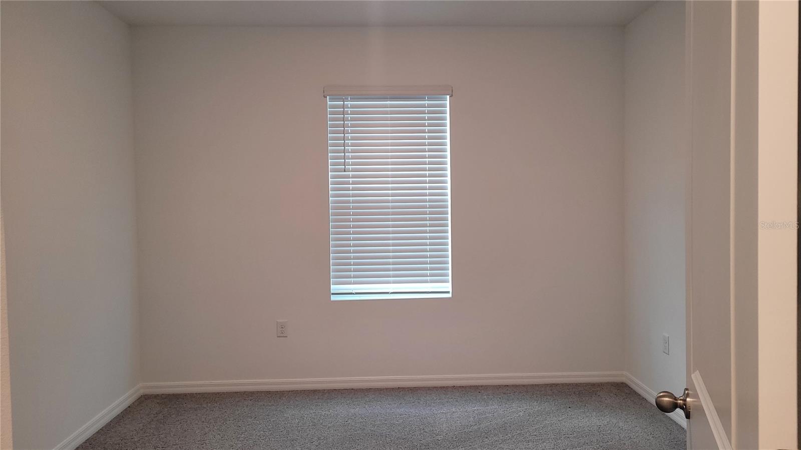 Listing photo id 6 for 2919 Gardiner Lane