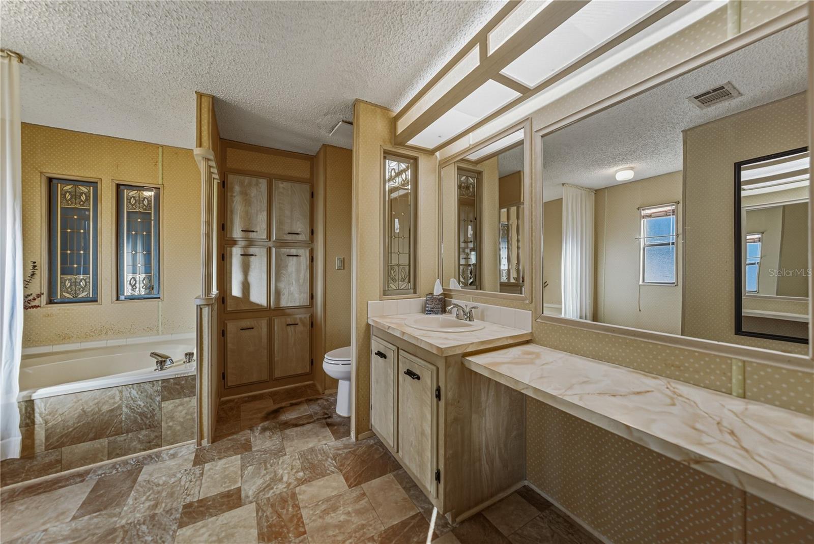 Image 30 of 55 For 14921 Rialto Avenue