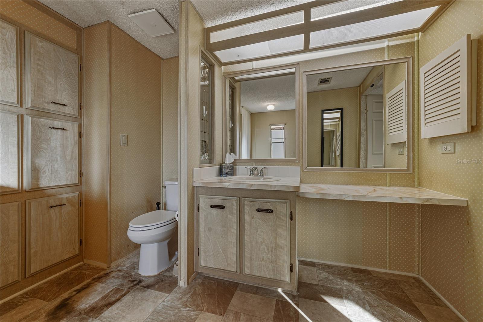 Image 31 of 55 For 14921 Rialto Avenue