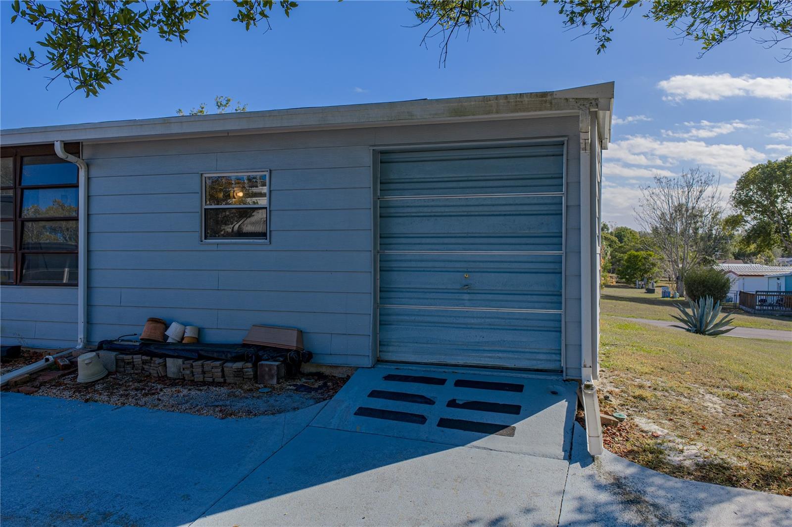 Image 42 of 55 For 14921 Rialto Avenue