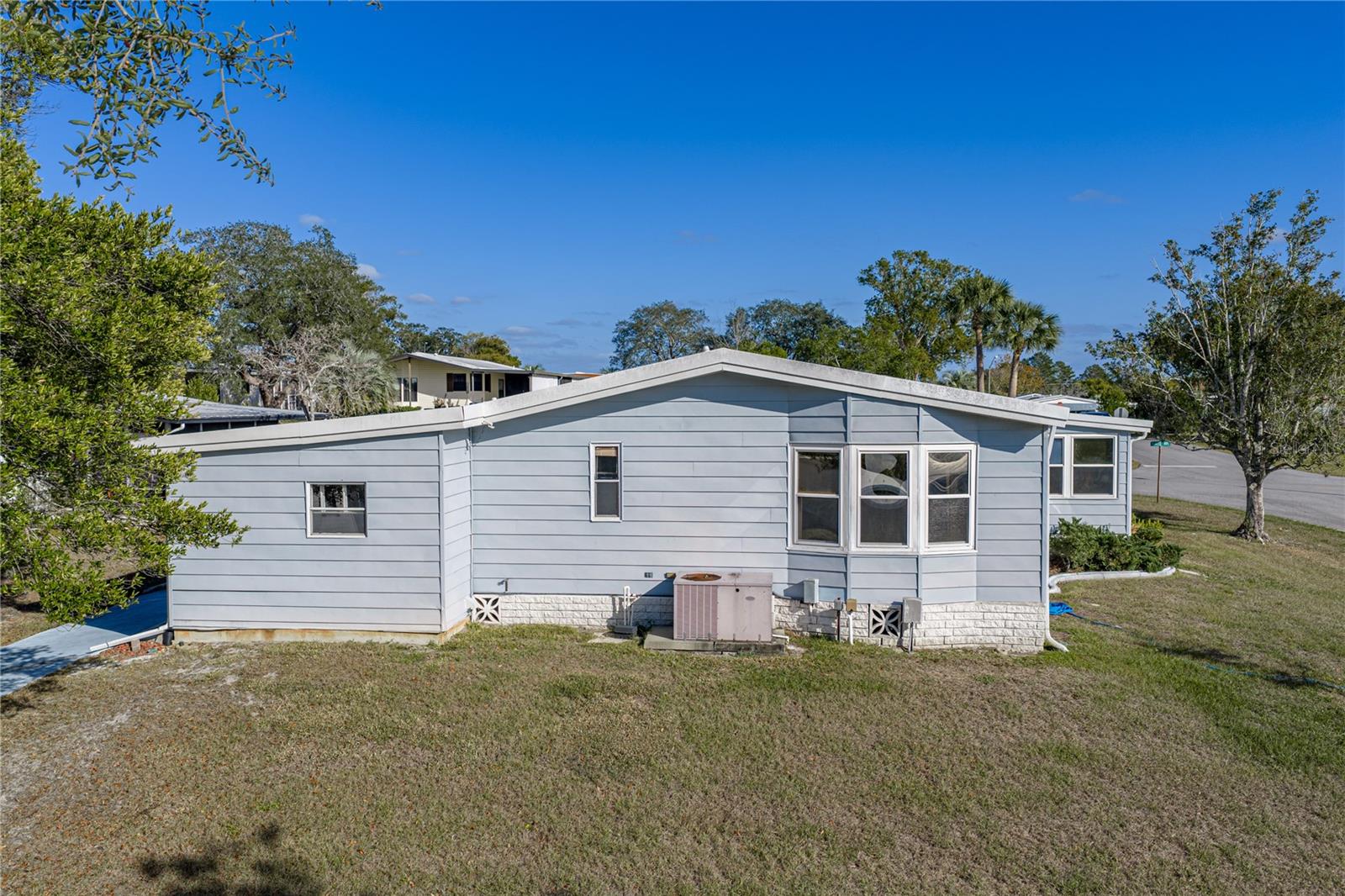 Image 44 of 55 For 14921 Rialto Avenue