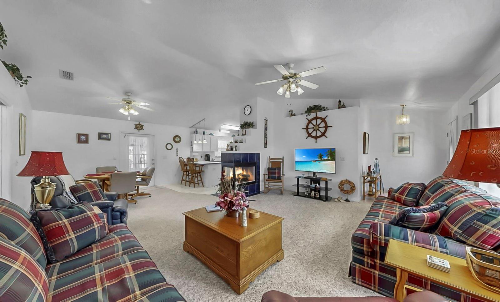 Image 11 of 63 For 914 Woodland Drive