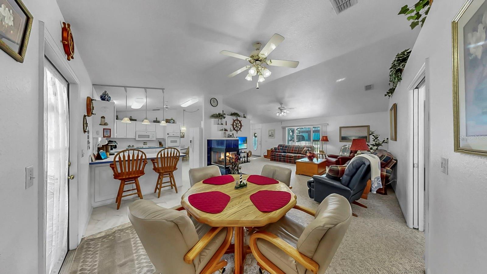 Image 17 of 63 For 914 Woodland Drive