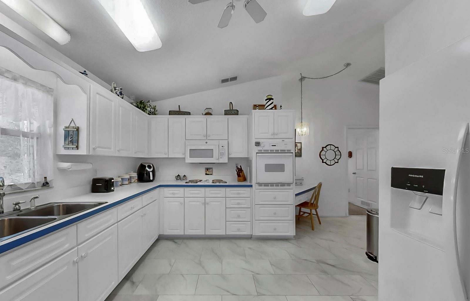 Image 22 of 63 For 914 Woodland Drive