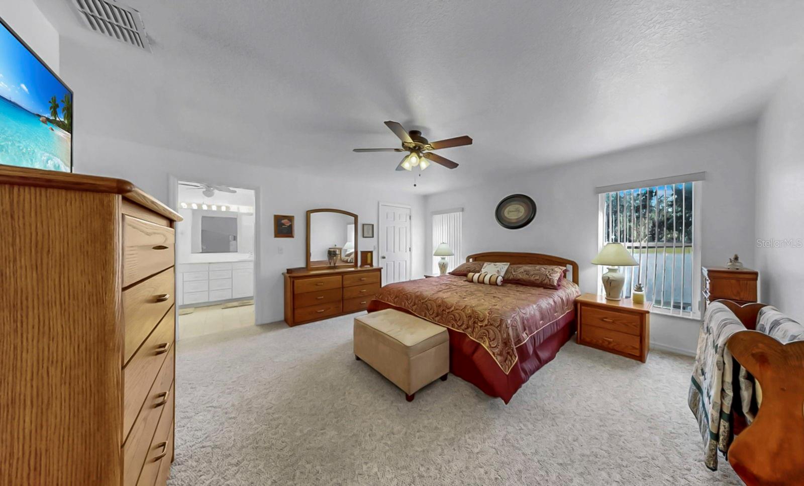 Image 29 of 63 For 914 Woodland Drive