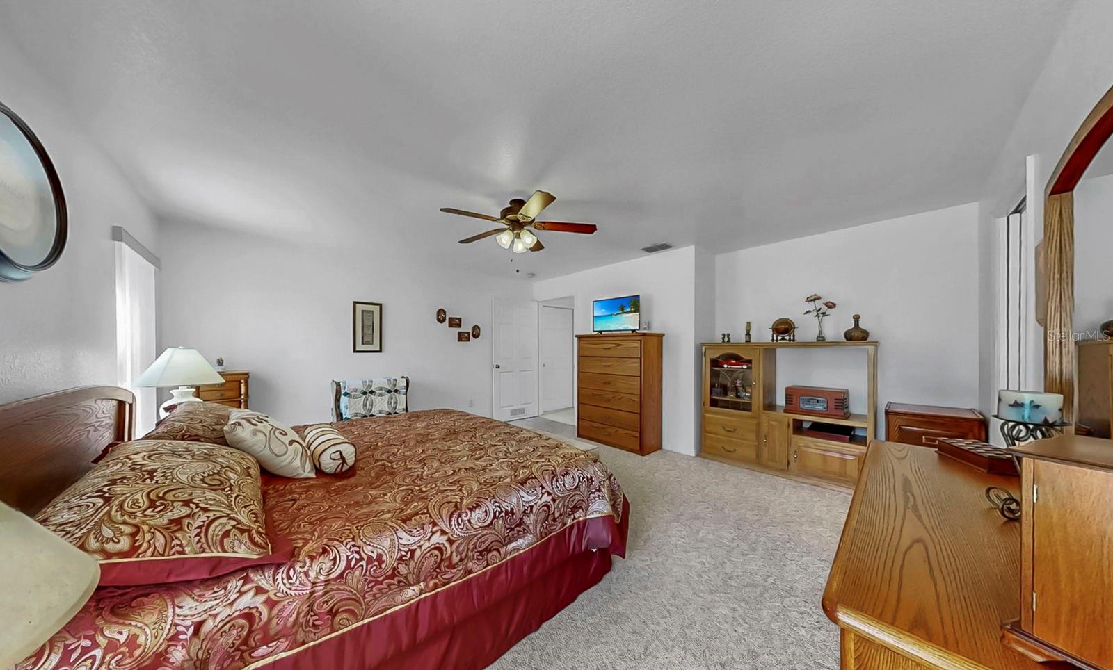 Image 31 of 63 For 914 Woodland Drive