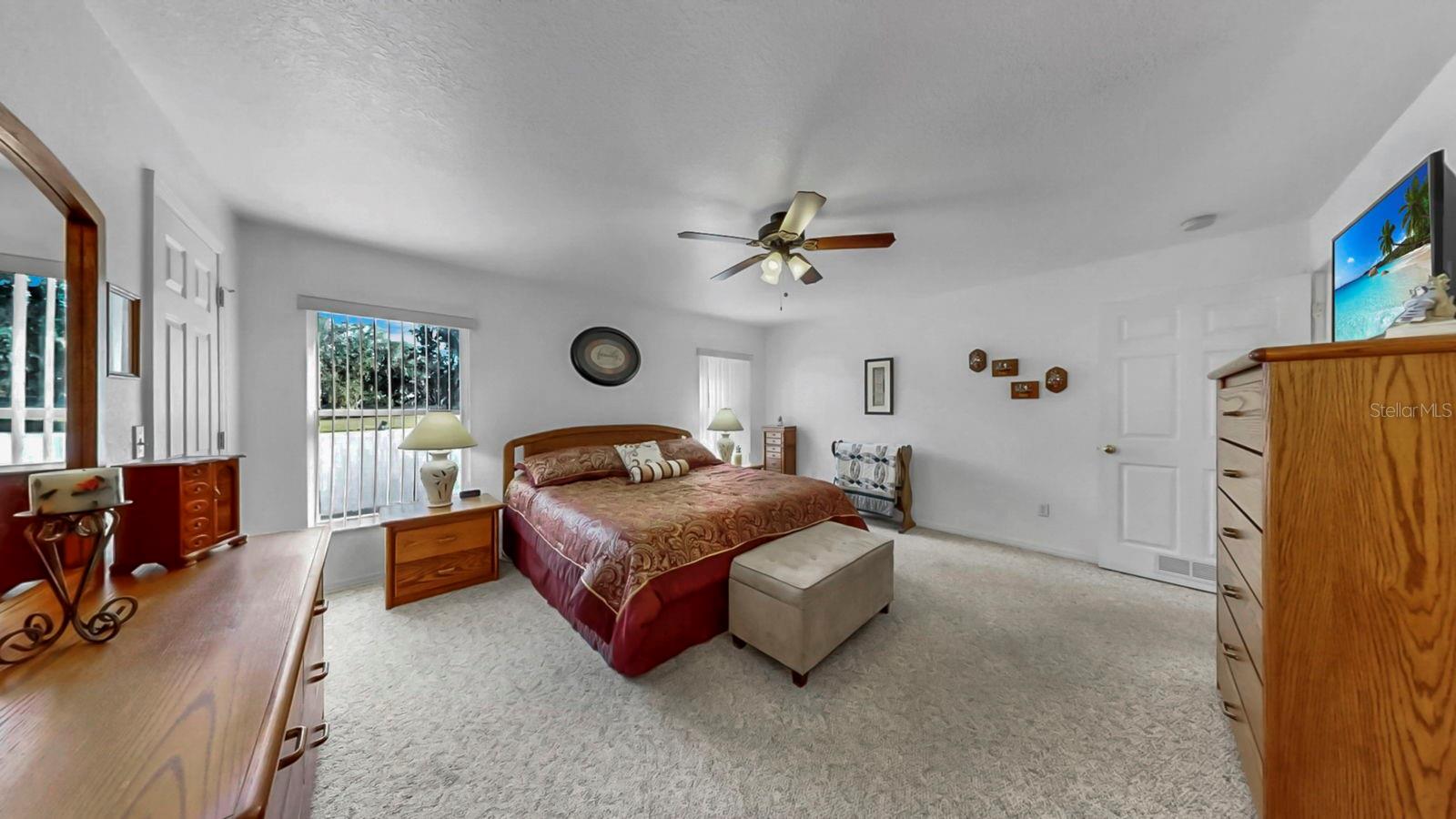 Image 32 of 63 For 914 Woodland Drive