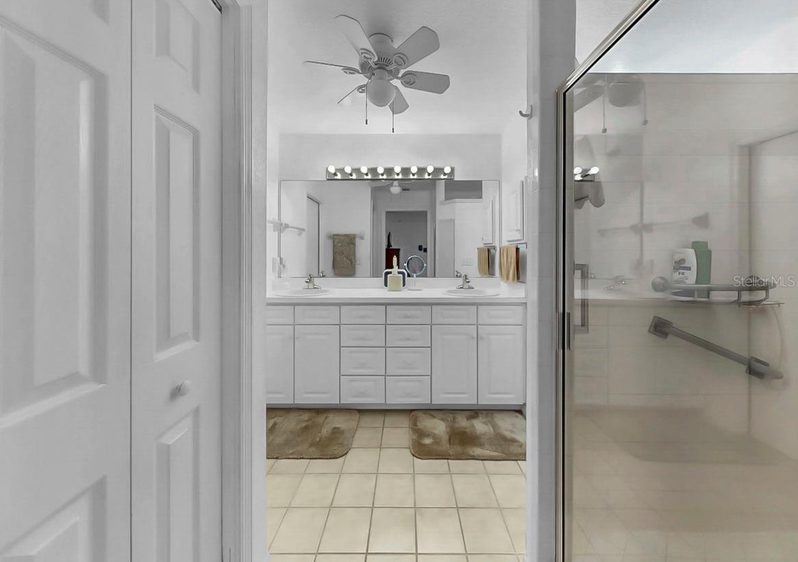 Image 33 of 63 For 914 Woodland Drive