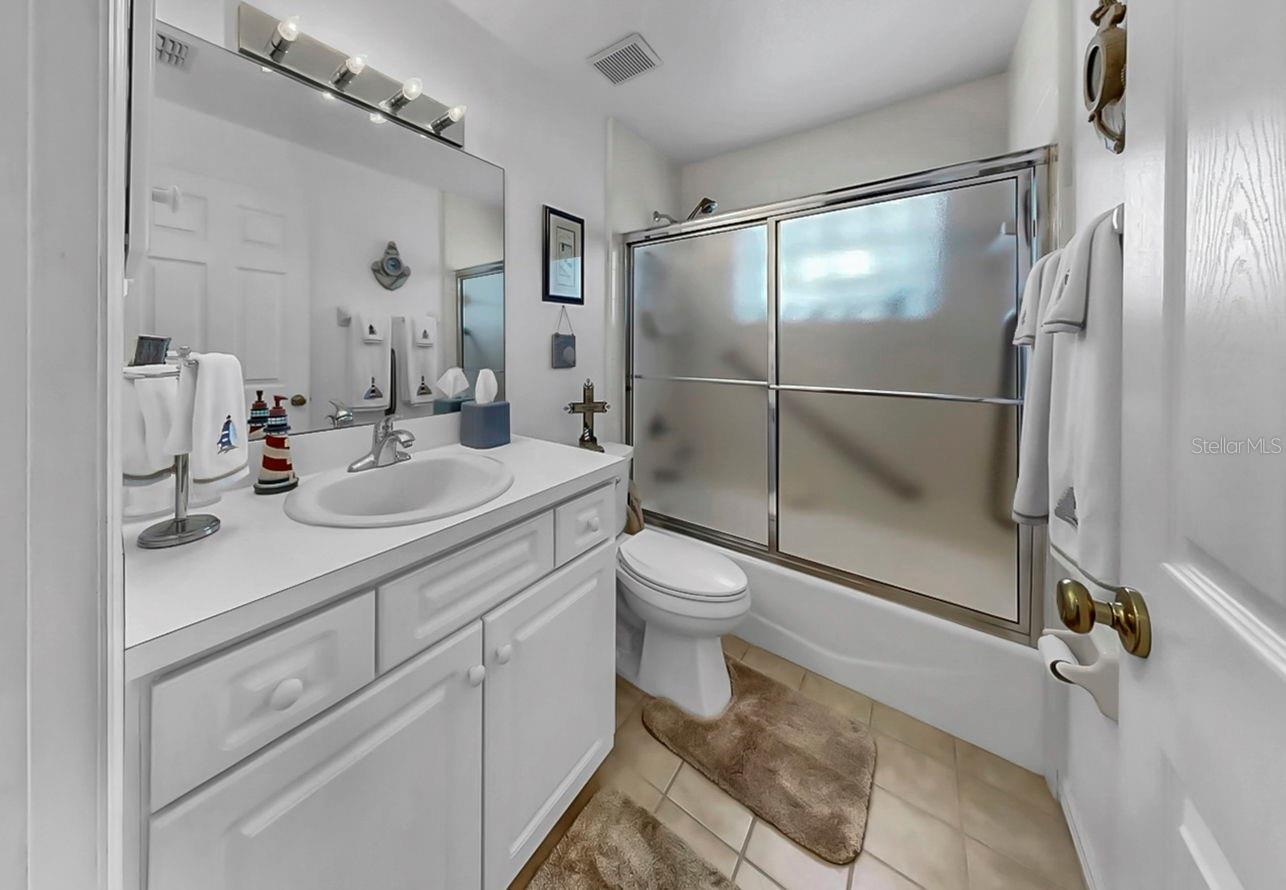 Image 39 of 63 For 914 Woodland Drive