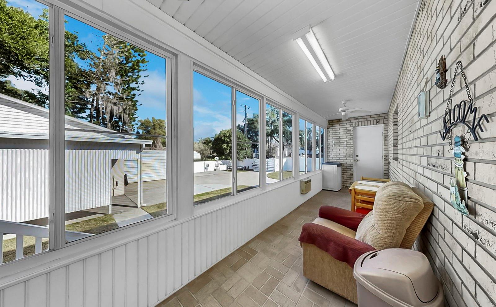 Image 41 of 63 For 914 Woodland Drive