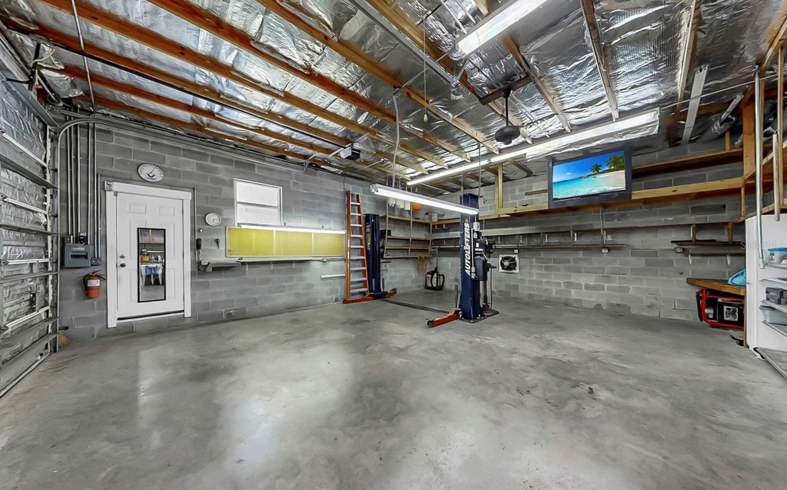 Image 44 of 63 For 914 Woodland Drive