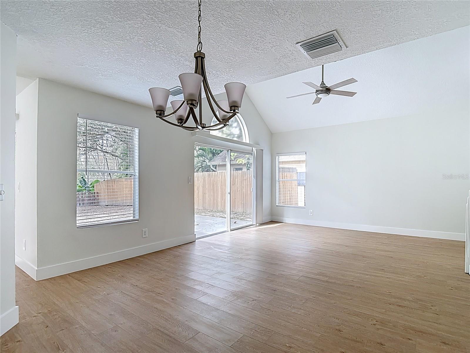 Image 11 of 61 For 2013 Glen Forge Street