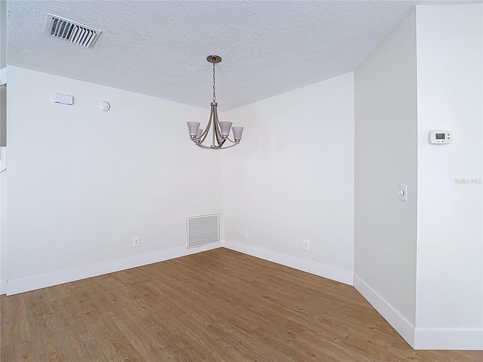 Image 12 of 61 For 2013 Glen Forge Street