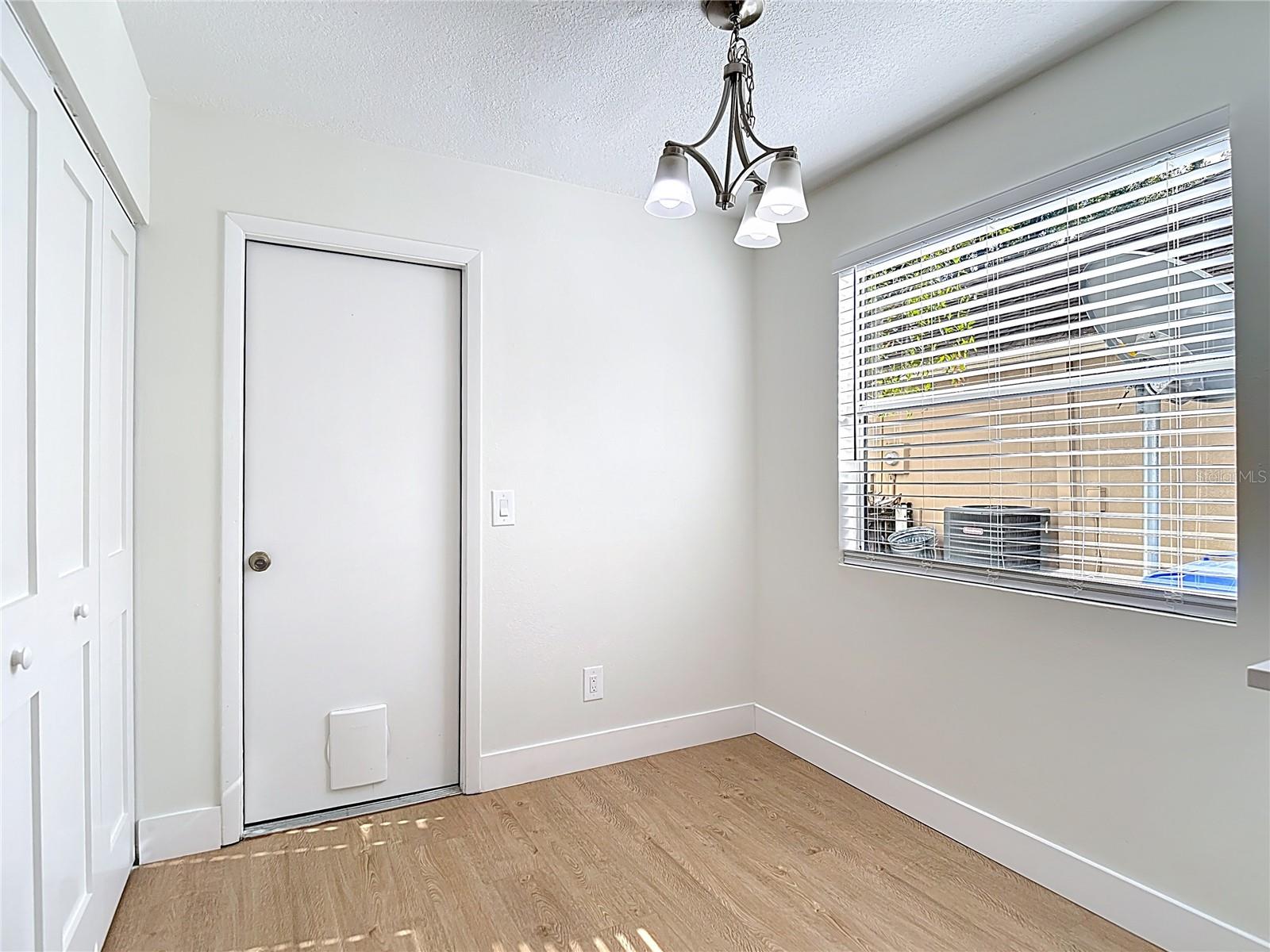 Image 21 of 61 For 2013 Glen Forge Street