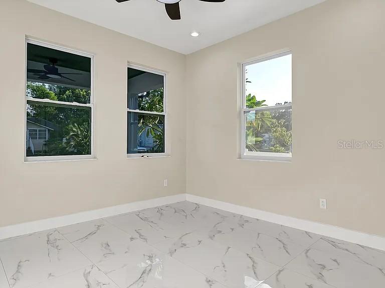 Listing photo id 10 for 2839 60th Avenue N