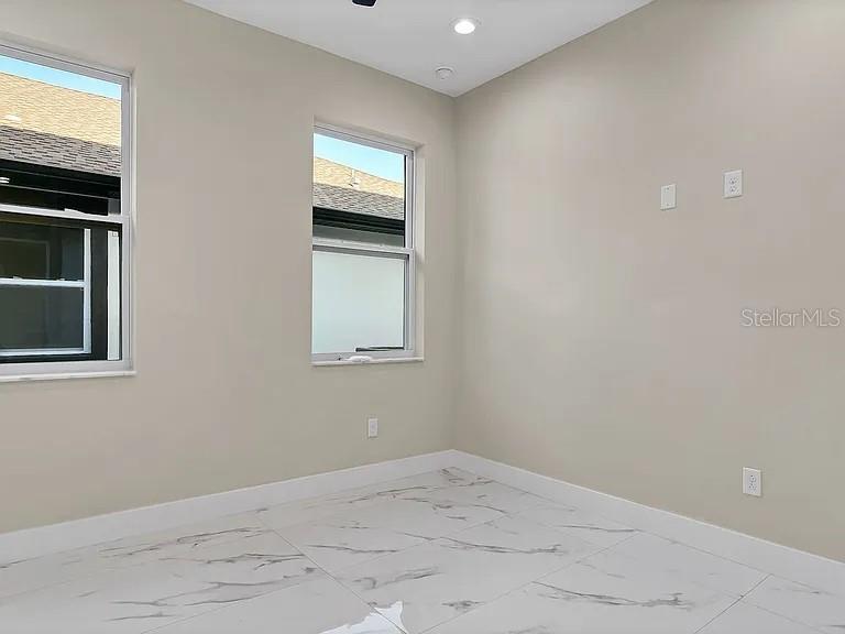 Listing photo id 23 for 2839 60th Avenue N