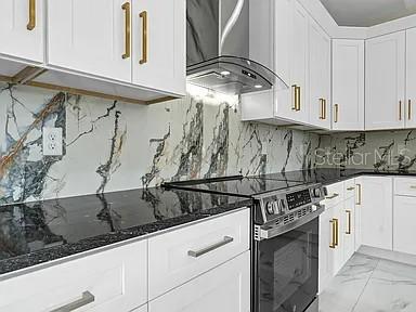 Listing photo id 3 for 2839 60th Avenue N