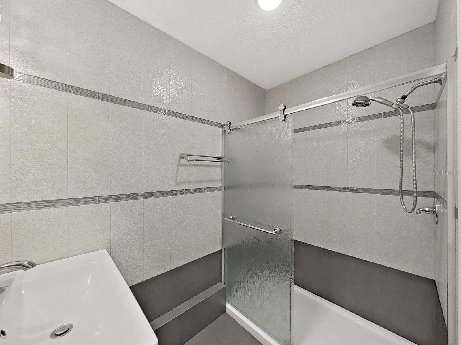 Image 17 of 37 For 121 Brandy Wine Drive 121