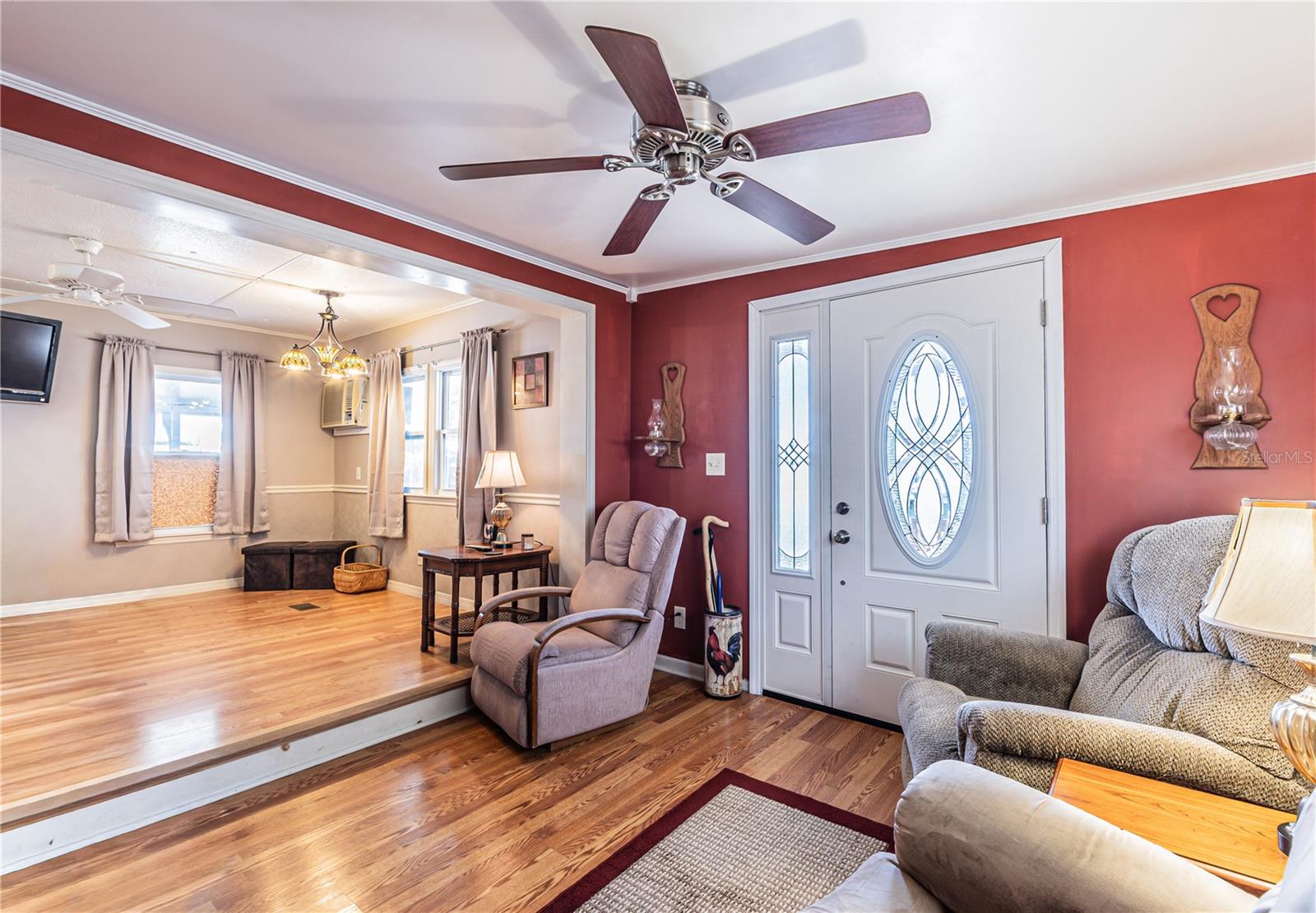 Image 14 of 34 For 6109 Creston Street