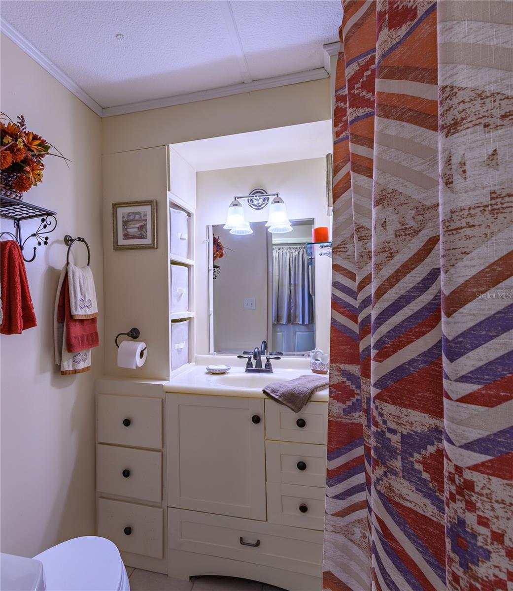 Image 22 of 34 For 6109 Creston Street