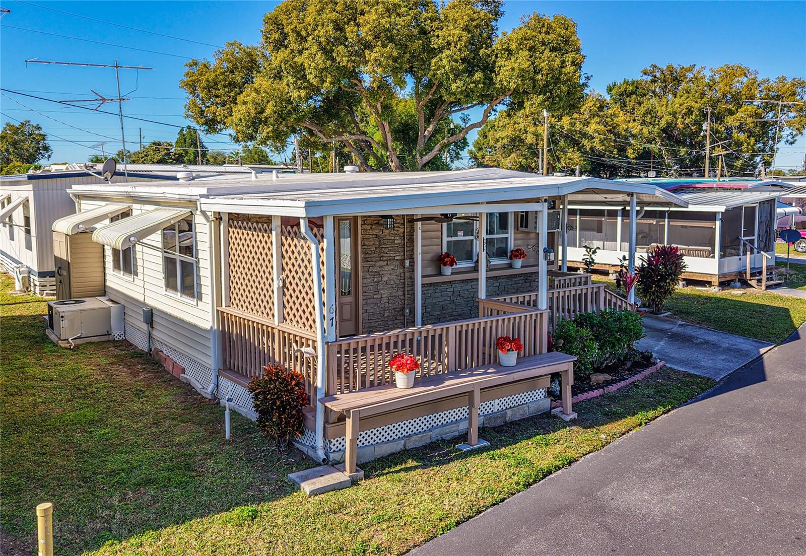 Image 5 of 34 For 6109 Creston Street