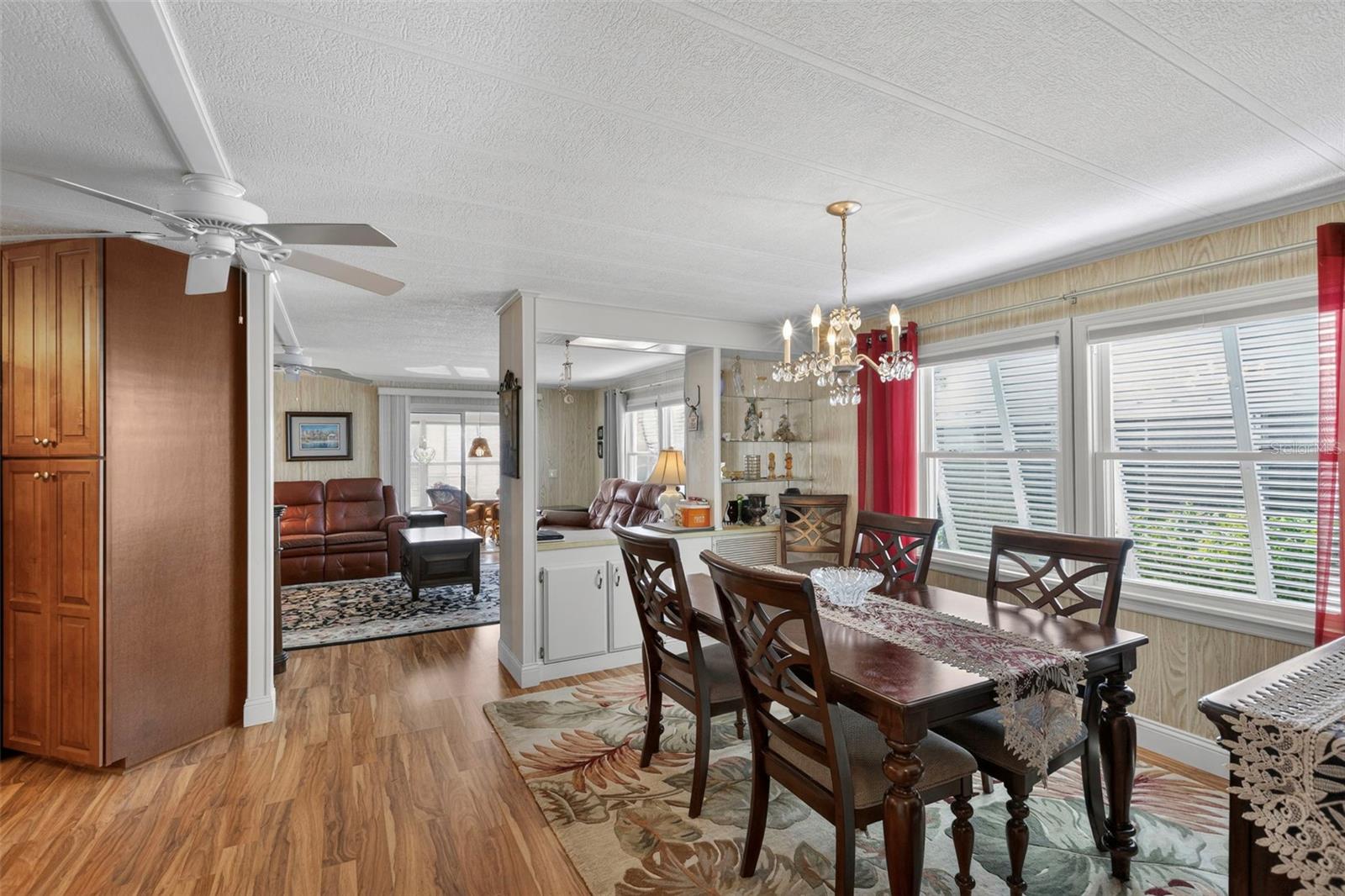 Image 12 of 75 For 320 La Costa