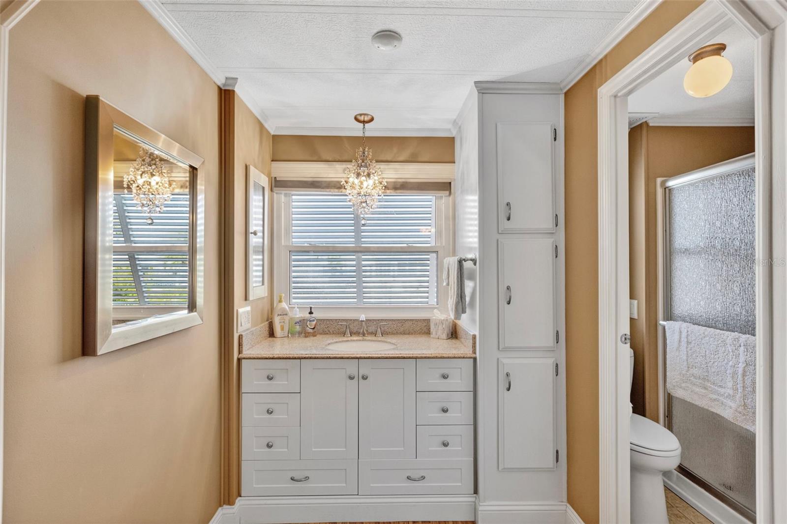 Image 20 of 75 For 320 La Costa