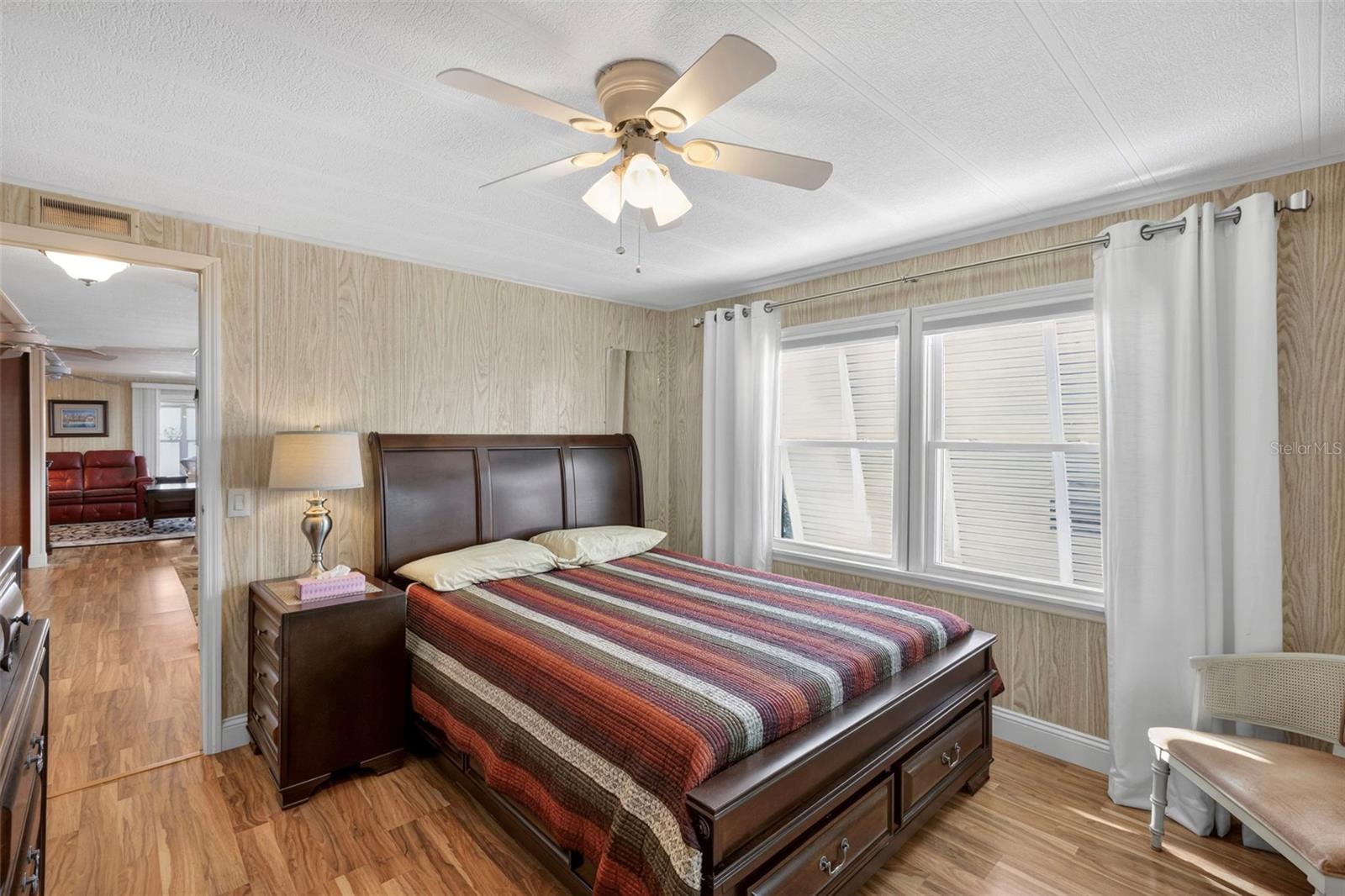 Image 22 of 75 For 320 La Costa