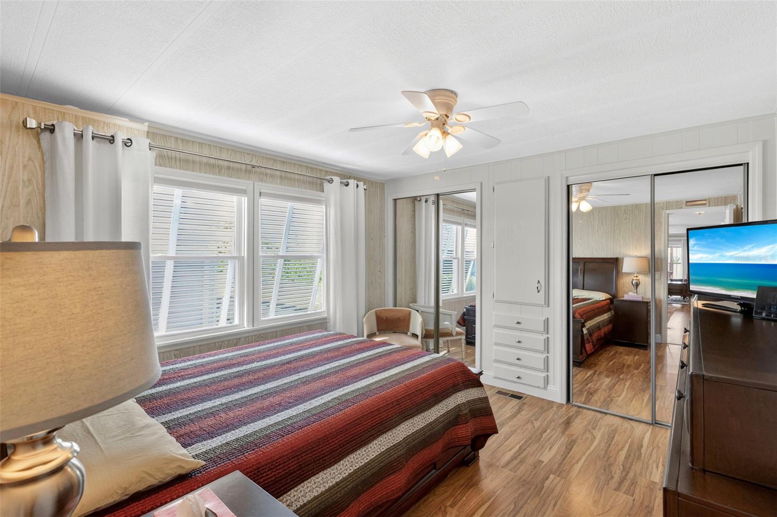 Image 23 of 75 For 320 La Costa