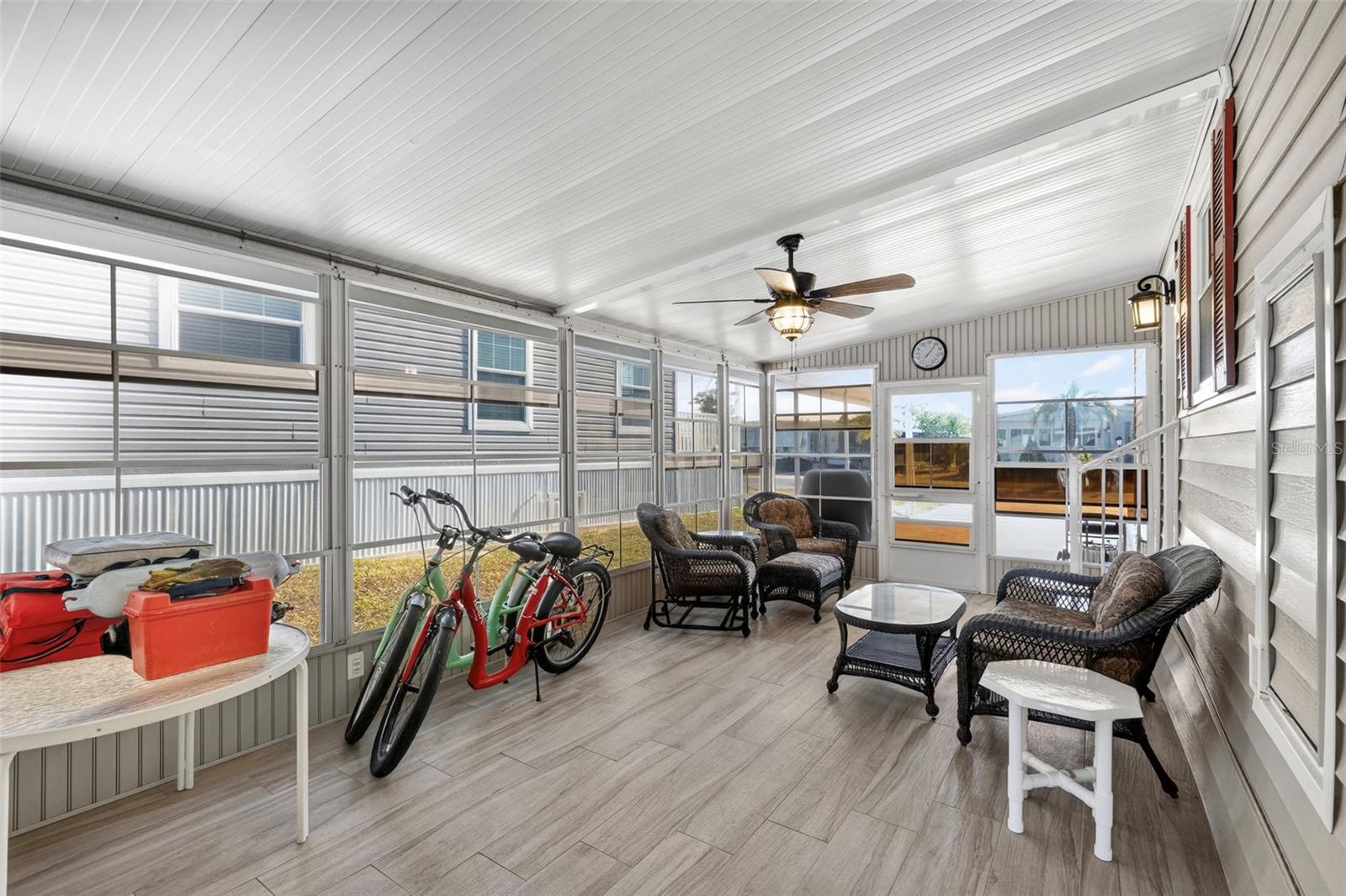 Image 6 of 75 For 320 La Costa