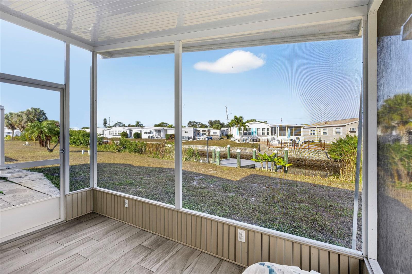 Image 7 of 75 For 320 La Costa