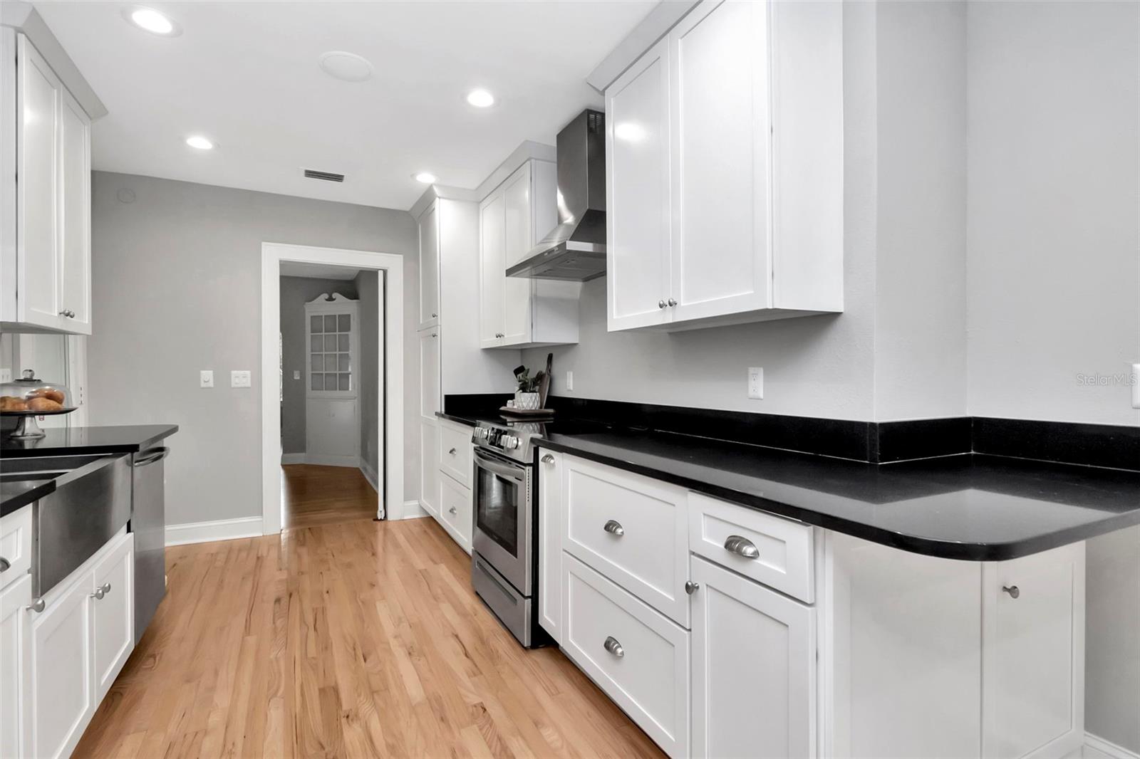 Image 10 of 29 For 1003 Clifton Street