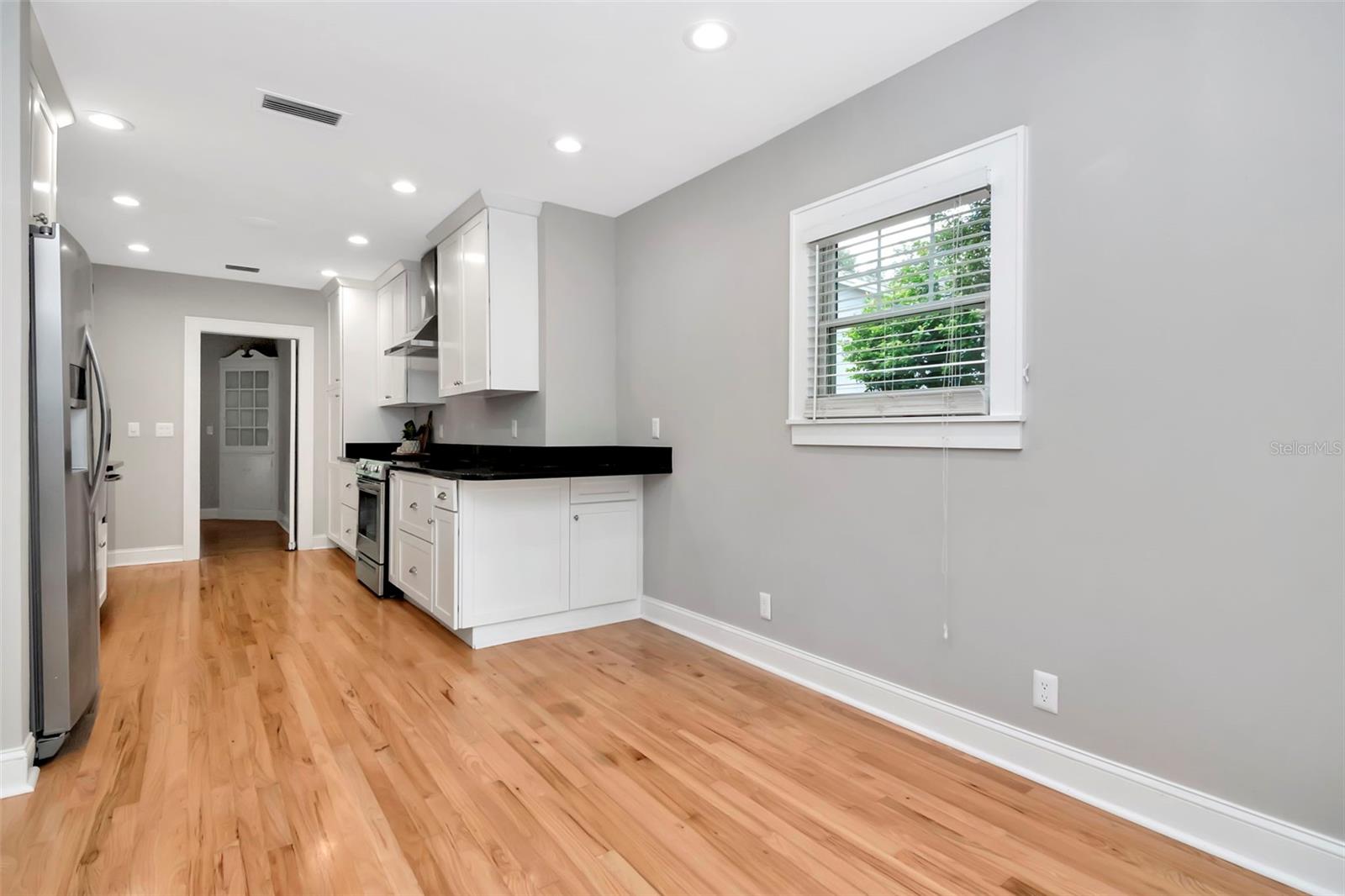 Image 11 of 29 For 1003 Clifton Street