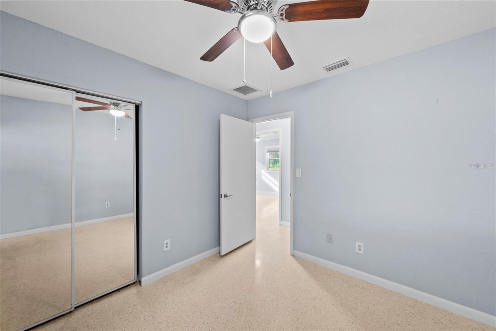 Image 12 of 34 For 7499 Oak Street Ne