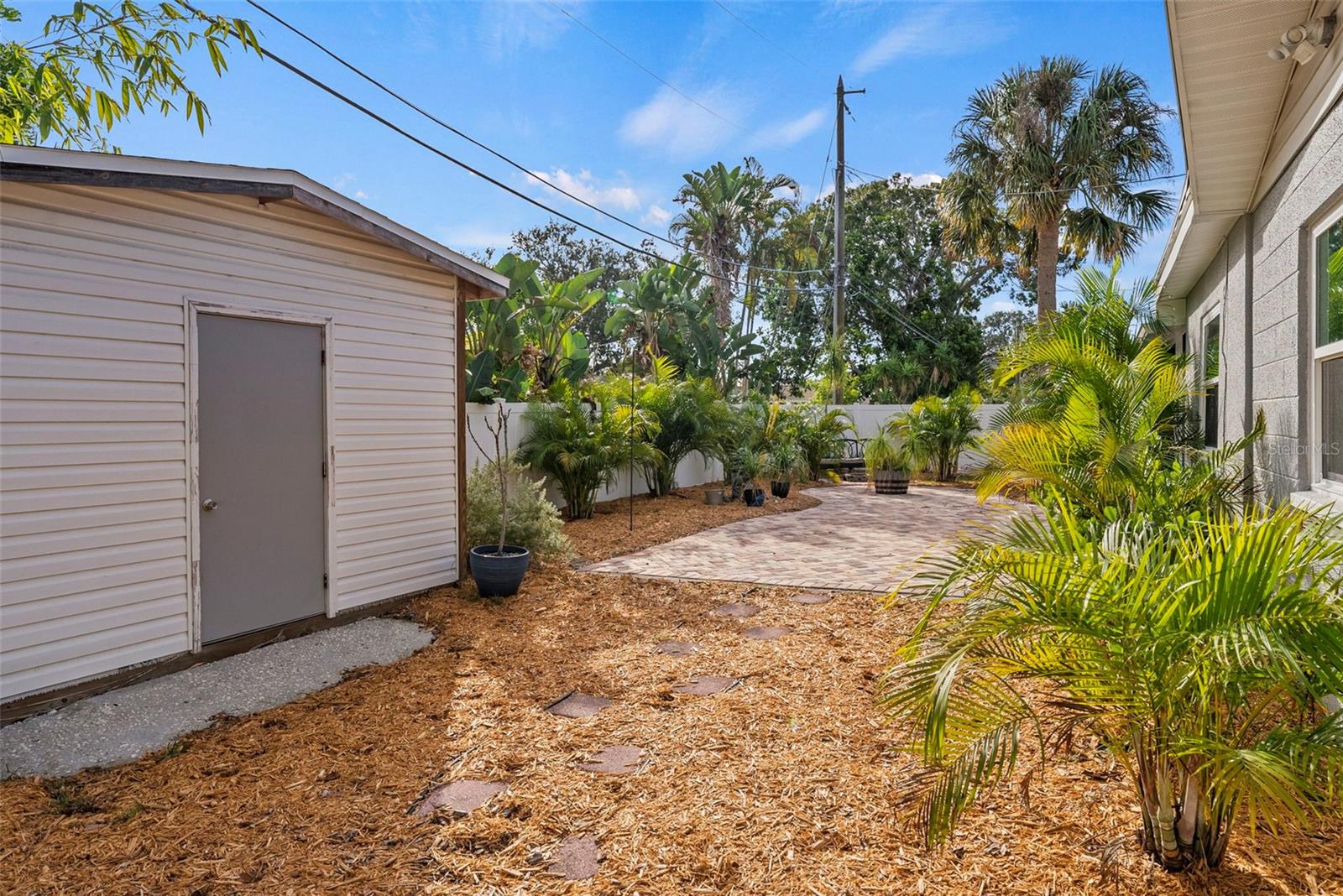 Image 15 of 34 For 7499 Oak Street Ne