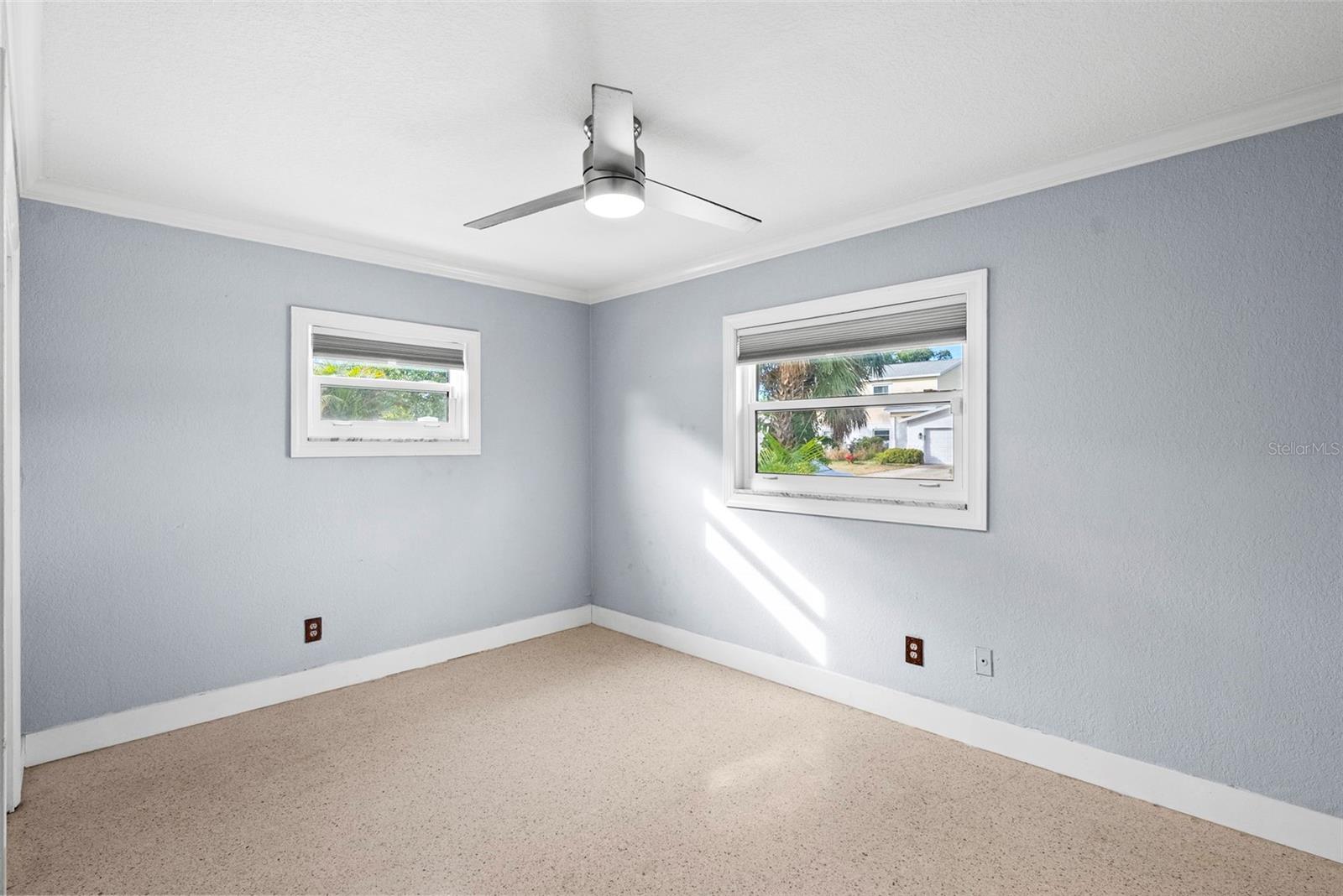 Image 25 of 34 For 7499 Oak Street Ne