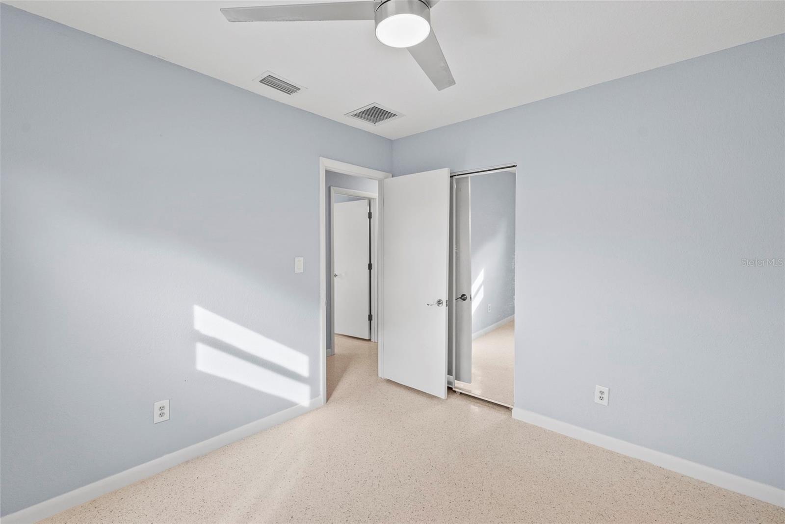 Image 28 of 34 For 7499 Oak Street Ne