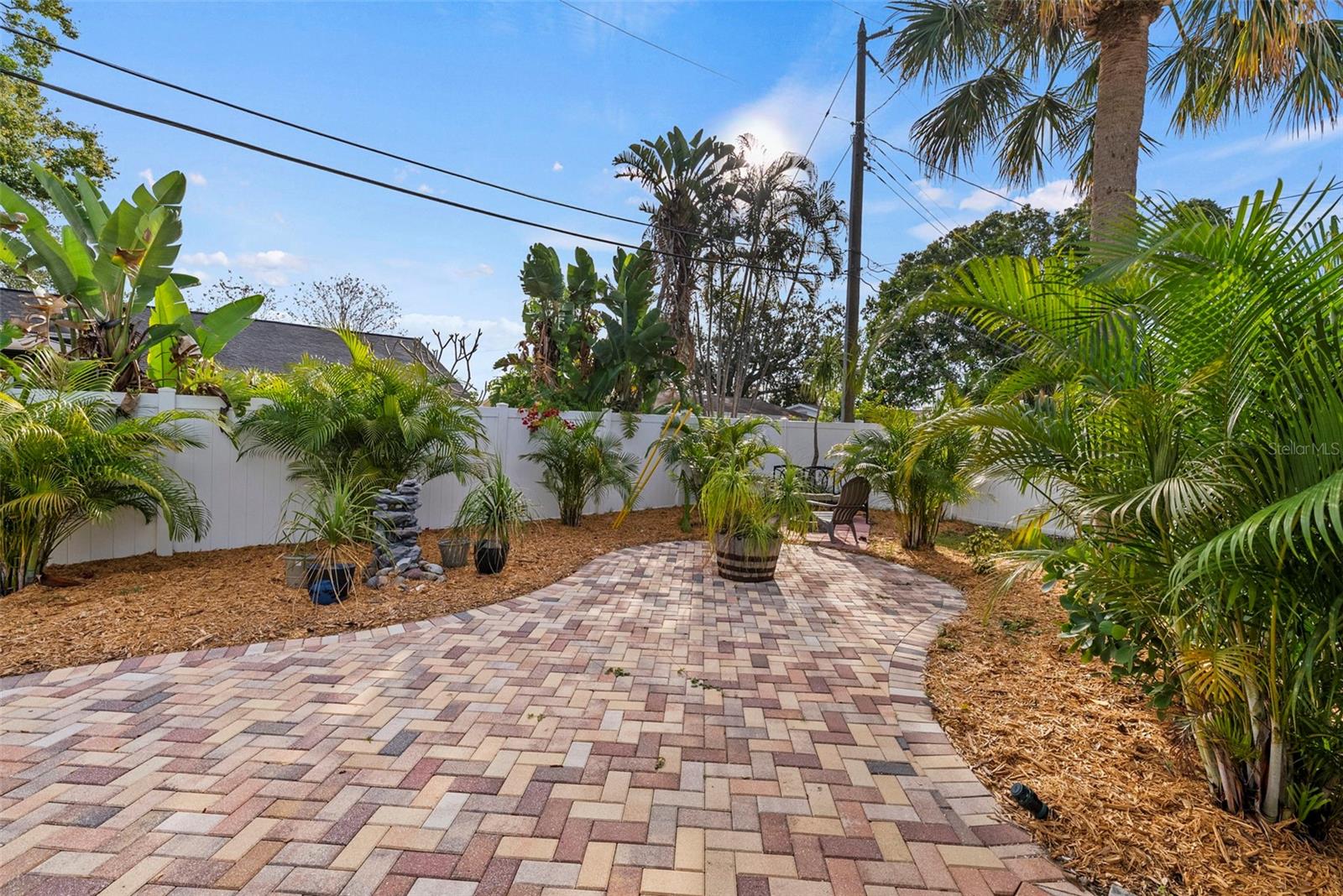 Image 30 of 34 For 7499 Oak Street Ne