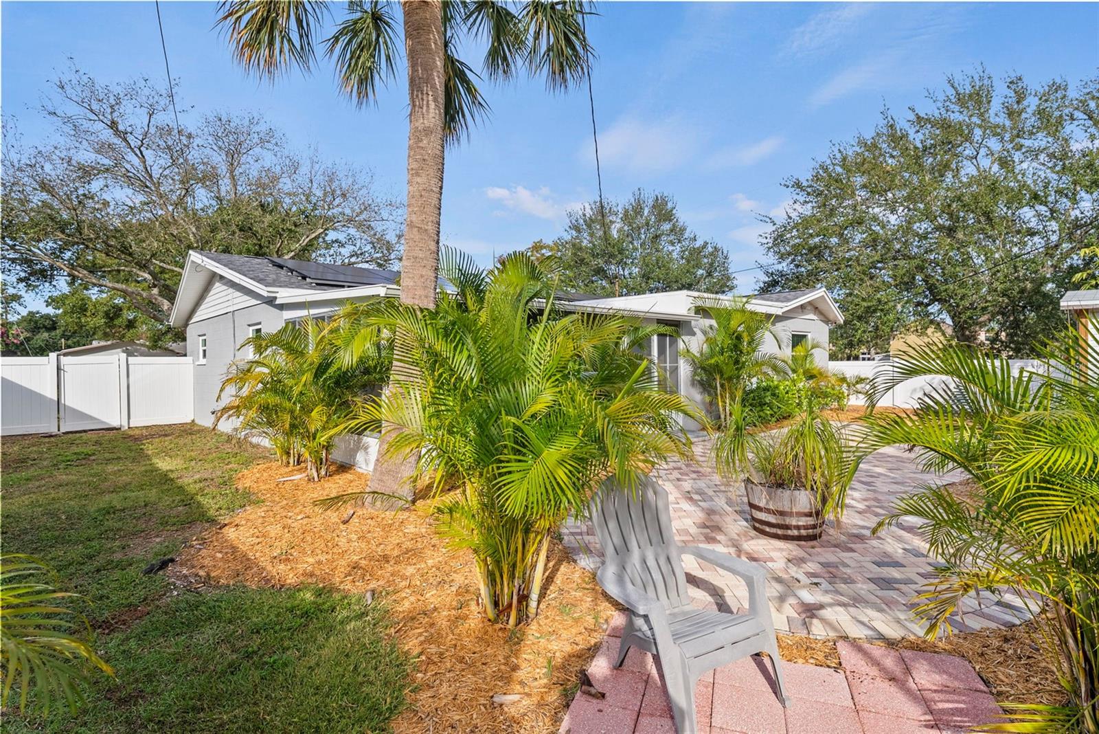 Image 32 of 34 For 7499 Oak Street Ne