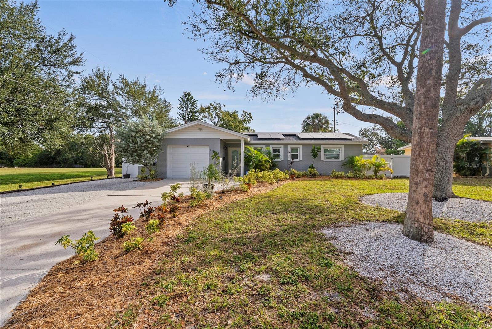 Image 33 of 34 For 7499 Oak Street Ne