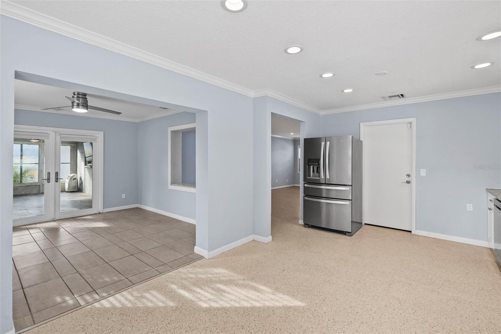 Image 6 of 34 For 7499 Oak Street Ne