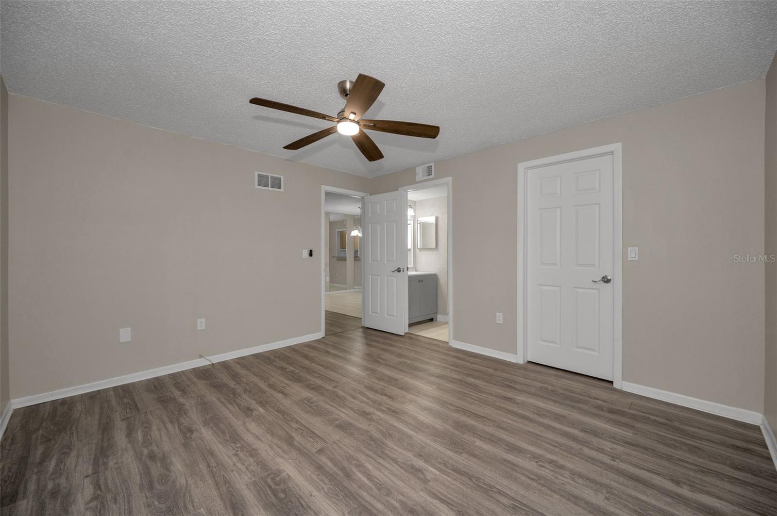 Image 19 of 42 For 2971 Estancia Boulevard 418