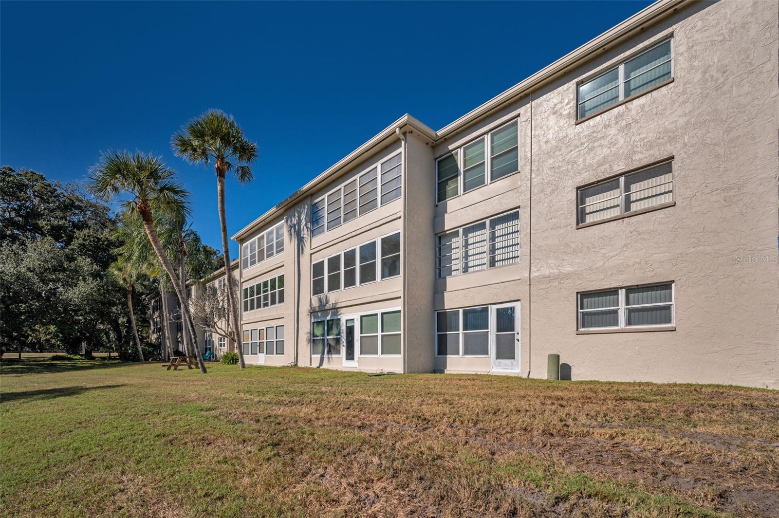 Image 43 of 72 For 841 Patricia Avenue 306