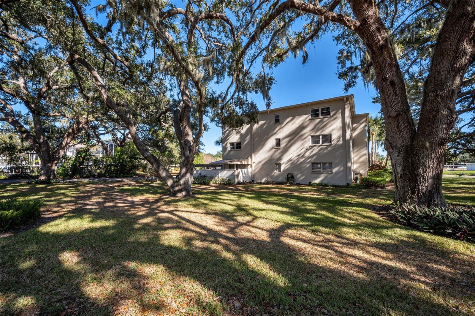 Image 47 of 72 For 841 Patricia Avenue 306